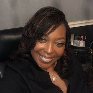 Meet your Posher, Christia